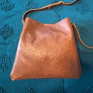 Like New Portland Leather Goods Butterfly Bucket Bag Meadow